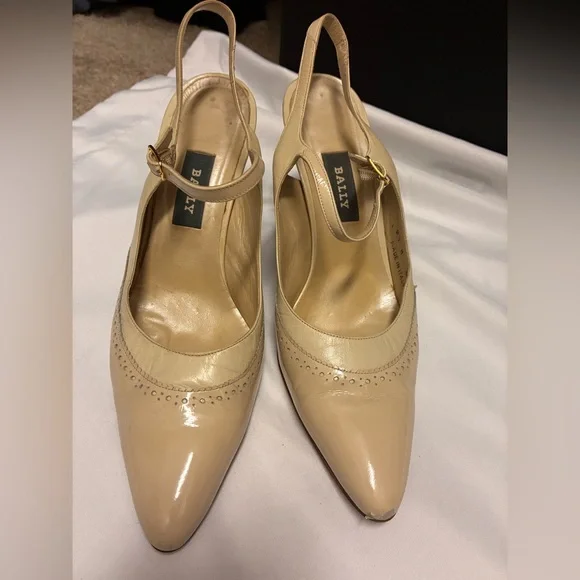 Bally Beige Patent Leather Heels - Picture 4 of 6